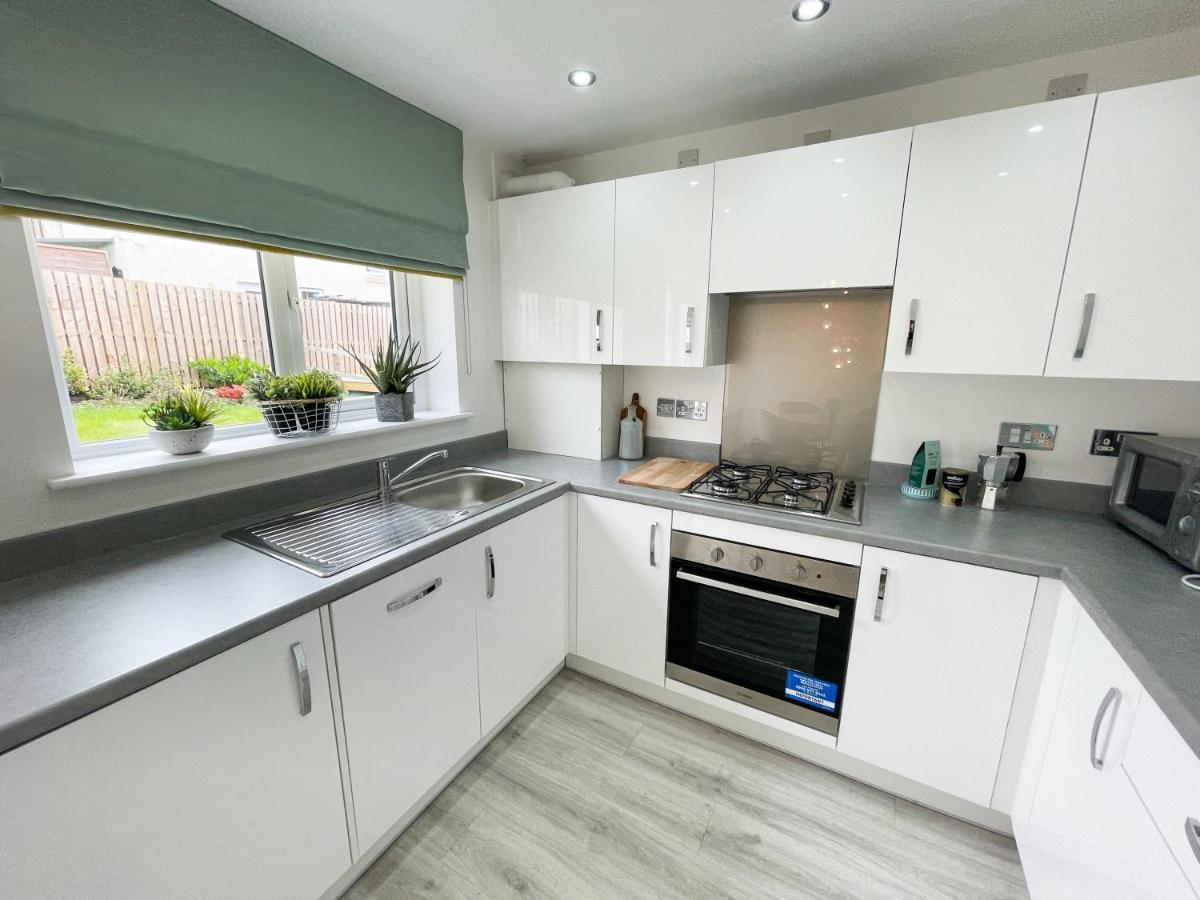 Newly Developed 3 Bedroom Home Glasgow Exterior photo