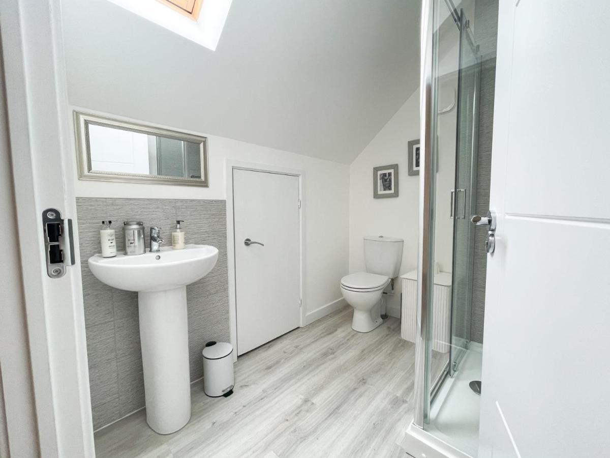 Newly Developed 3 Bedroom Home Glasgow Exterior photo